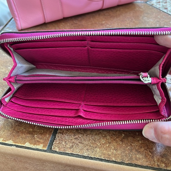 Michael Kors Zip Wallet - Picture 3 of 3